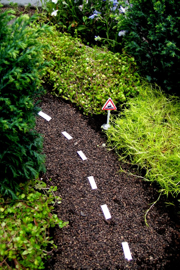 Mini jardim rua 617x923 Mini jardins em grandes cidades.