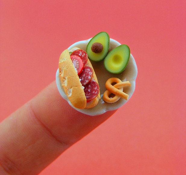 escultura mini prato de comida