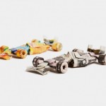 Artista faz origami em dinheiro