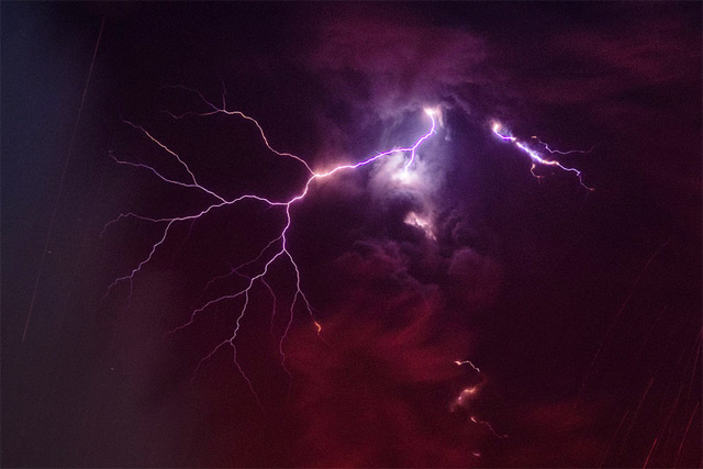 Fotos incríveis mostram vulcão em erupção 1x1.trans Fotos de Vulcão (3)