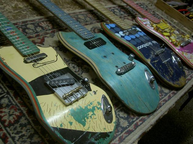 Guitarra com shape de skate (1)