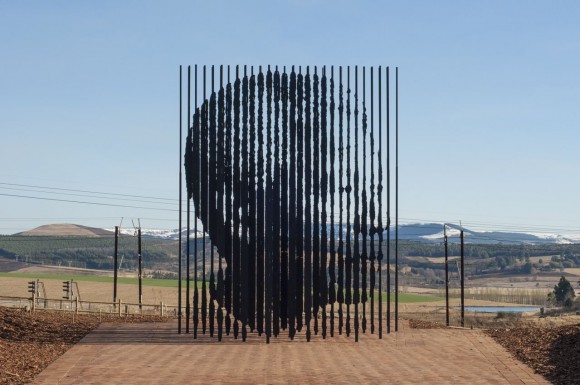 Escultura Rosto Nelson Mandela