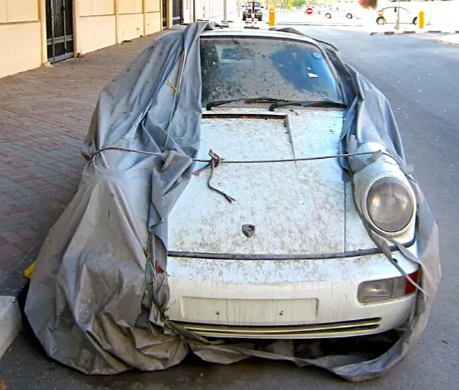 Carros de luxo abandonados em Dubai (3)