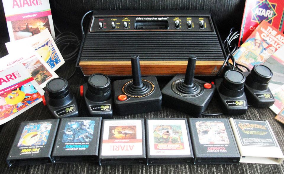 Videogame antigo - Atari Woodgrain 2600 (1978)