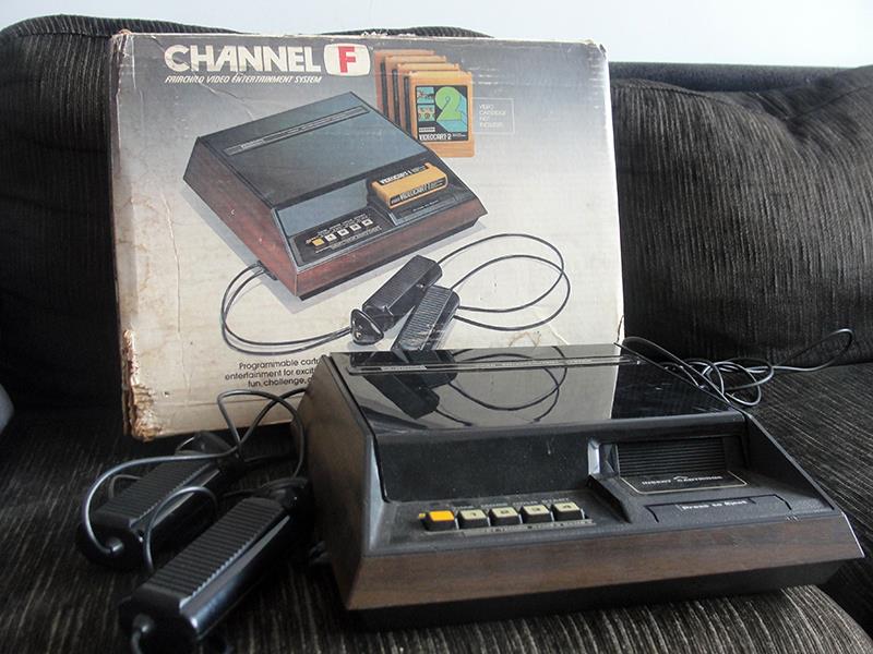 Videogame antigo - Fairchild Channel F - 1976