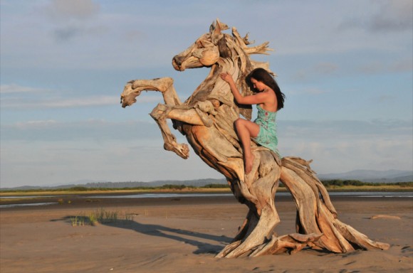 driftwood-horse-sculpture-5