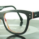 Um disco de vinil inútil pode se transformar num belo par de óculos