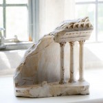 Escultor reproduz réplicas perfeitas de arquiteturas históricas em pedra maciça