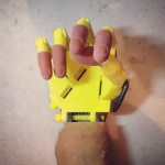Estudante brasileiro constrói mão mecânica com movimentos semelhantes aos naturais
