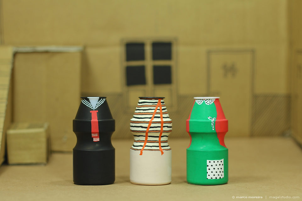 Designer transforma potes de Yakult em personagens da Turma do Chaves Adesivo Para Desentupir Vaso Sanitário Onde Comprar ~ Designer transforma potes de Yakult em personagens da Turma do Chaves