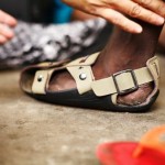 Projeto cria calçado que cresce 5 números para ajudar crianças pobres