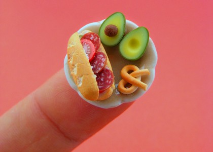 Escultura: alimentos em miniatura