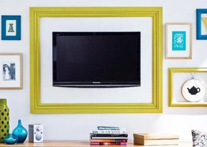 Suporte de parede para TV possibilitam decoração diferente na sala