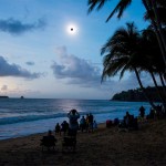 Eclipse total do sol é visto na Austrália após 1,3 mil anos