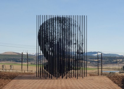 Incrível escultura homenageia Nelson Mandela em local onde foi preso pelo Apartheid