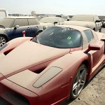 Carros de luxo abandonados em Dubai