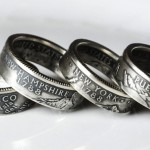 Designer transforma moedas em anéis
