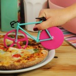 Criativo cortador de pizza tem formato de bicicleta