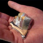 Gálio, o metal que é capaz de literalmente derreter nas mãos