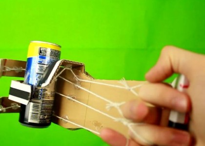 Como fazer uma mão de papelão capaz de segurar objetos