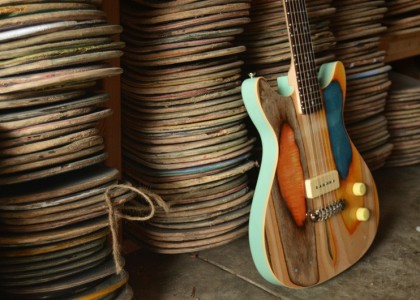 Designer transforma skates velhos em lindas guitarras coloridas
