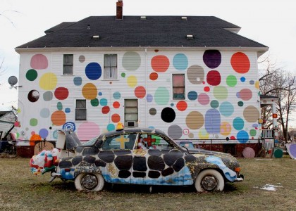 Projeto artístico renova bairro abandonado e devolve perspectiva aos moradores