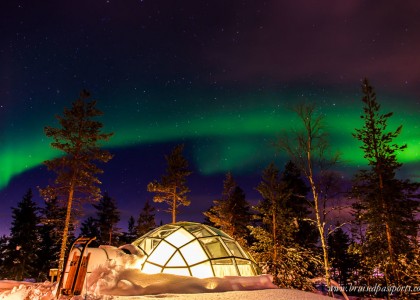 Iglus de vidro permitem que hóspedes observem estrelas e a aurora boreal na Finlândia